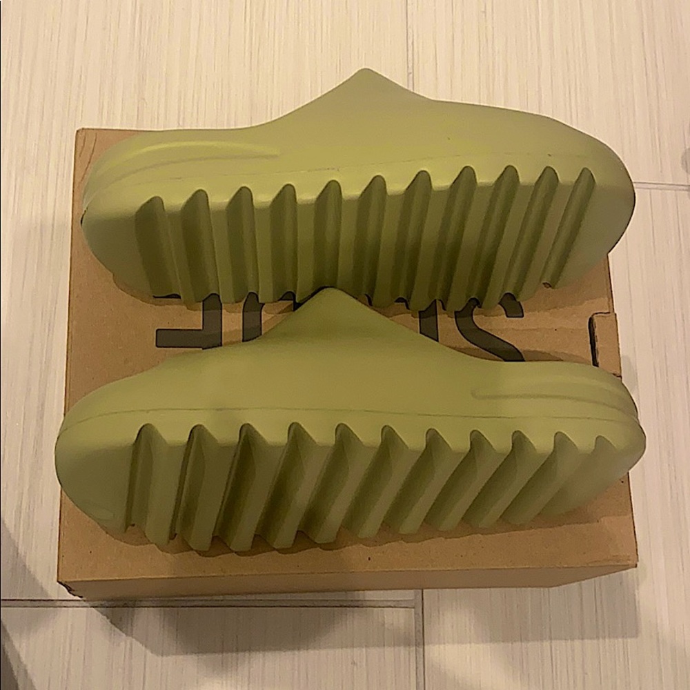 yeezy slides kids resin